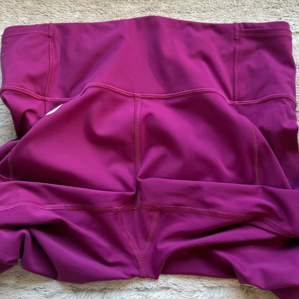LULULEMON X PELOTON Fast and Free Tight II 25"
Non-Reflective Nulux - Picture 9 of 16